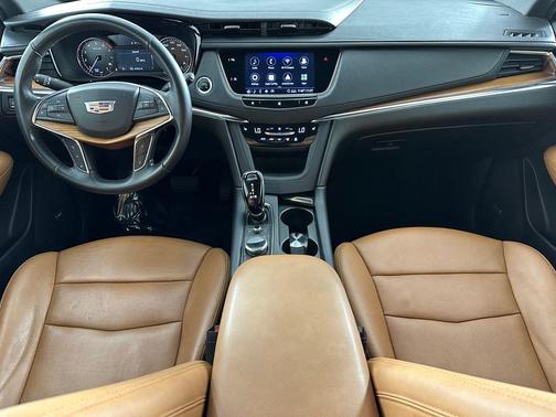 Crystal White Tricoat 2020 Cadillac XT5 Premium Luxury