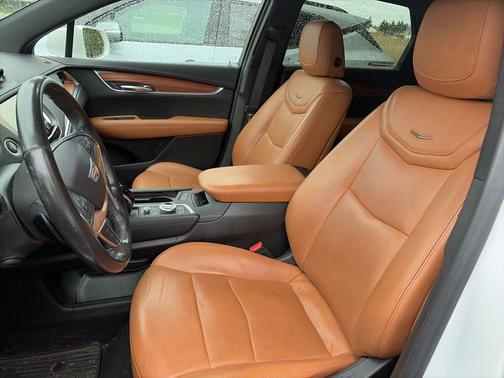 Crystal White Tricoat 2020 Cadillac XT5 Premium Luxury