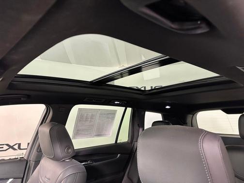 Crystal White Tricoat 2023 Cadillac XT6 Sport AWD