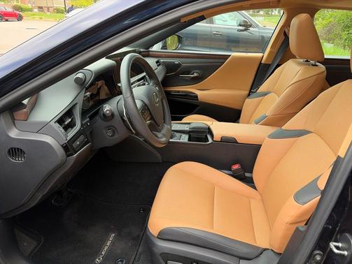 Nightfall Mica 2022 Lexus ES 300h Premium