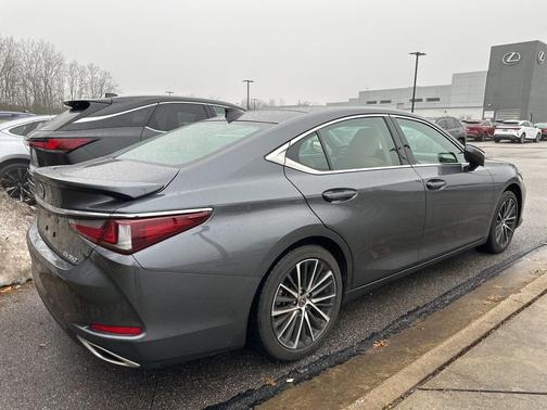 2023 Lexus ES 350 Luxury