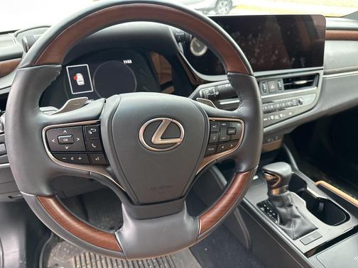 2023 Lexus ES 350 Luxury