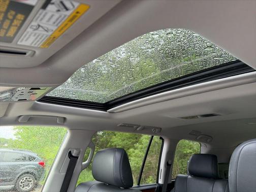 Eminent White Pearl 2020 Lexus LX 570 Three-Row
