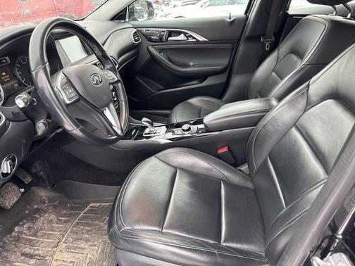 2018 INFINITI QX30 ESSENTIAL