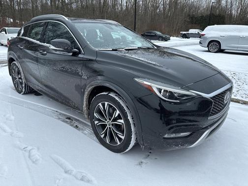 2018 INFINITI QX30 ESSENTIAL