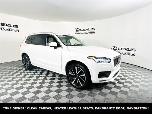 2022 Volvo XC90 T6 Momentum