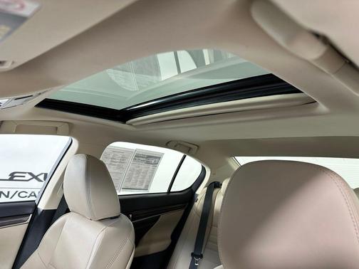 Eminent White Pearl 2018 Lexus GS 350 Base