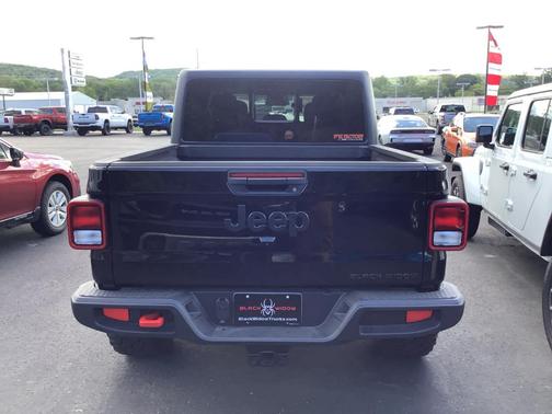 Black Clearcoat 2026 Jeep Gladiator Sport