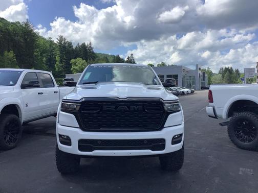 Bright White Clearcoat 2026 RAM 1500 Big Horn/Lone Star