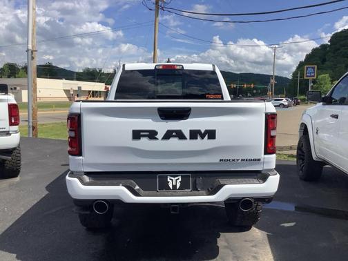 Bright White Clearcoat 2026 RAM 1500 Big Horn/Lone Star