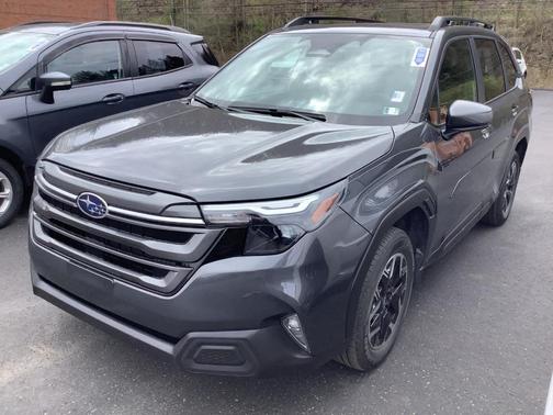 Magnetite Gray Metallic 2025 Subaru Forester Premium