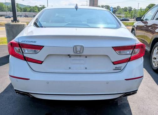 Platinum White Pearl 2018 Honda Accord Touring 2.0T