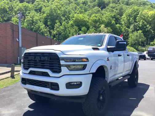 Bright White Clearcoat 2026 RAM 2500 Big Horn