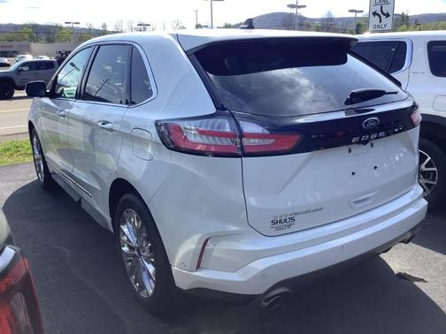 Star White 2024 Ford Edge Titanium