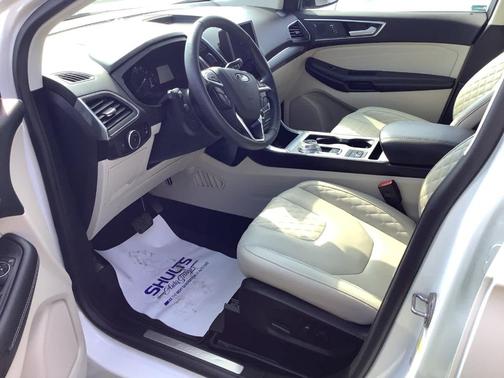 Star White 2024 Ford Edge Titanium