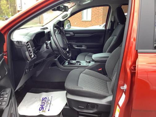 Hot Pepper Red Tinted Clearcoat 2024 Ford Ranger XLT