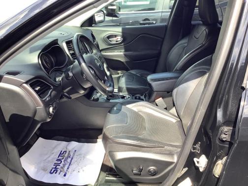 Diamond Black 2019 Jeep Cherokee Limited