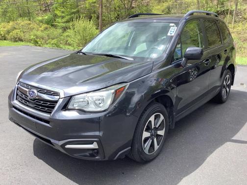 Dark Gray Metallic 2017 Subaru Forester 2.5i Premium