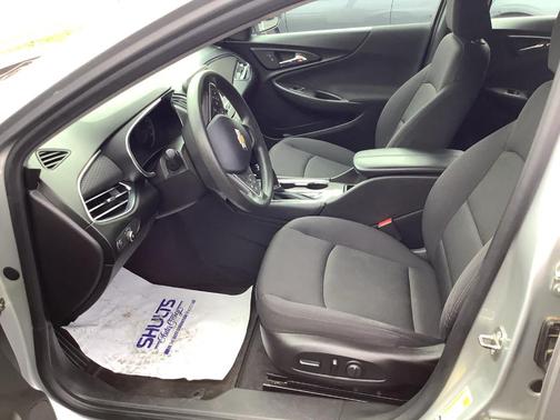 2017 Chevrolet Malibu 1LT