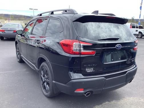 Crystal Black Silica 2025 Subaru Ascent Onyx Edition Touring