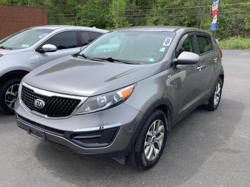 Mineral Silver 2016 Kia Sportage LX