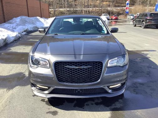 2023 Chrysler 300 Touring L