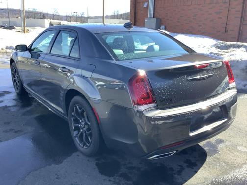 2023 Chrysler 300 Touring L