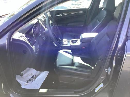 2023 Chrysler 300 Touring L