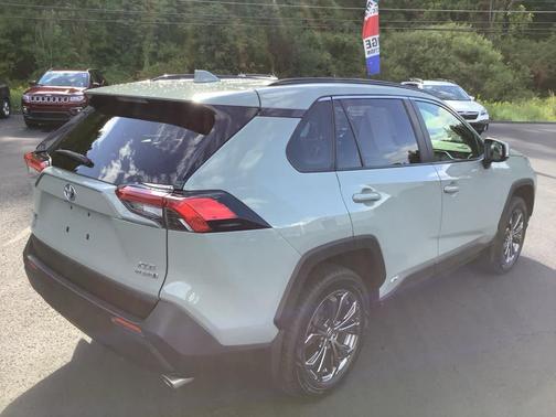 2022 Toyota RAV4 Hybrid XLE Premium
