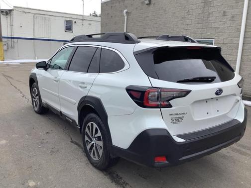 2025 Subaru Outback Premium