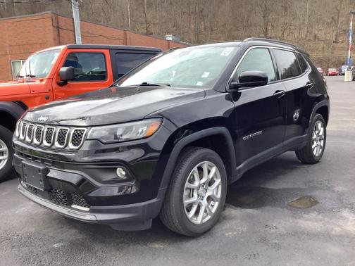 Diamond Black 2024 Jeep Compass Latitude Lux