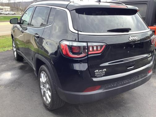 Diamond Black 2024 Jeep Compass Latitude Lux