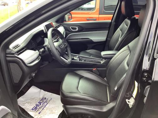 Diamond Black 2024 Jeep Compass Latitude Lux