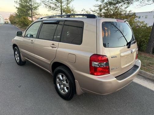 2005 Toyota Highlander Base