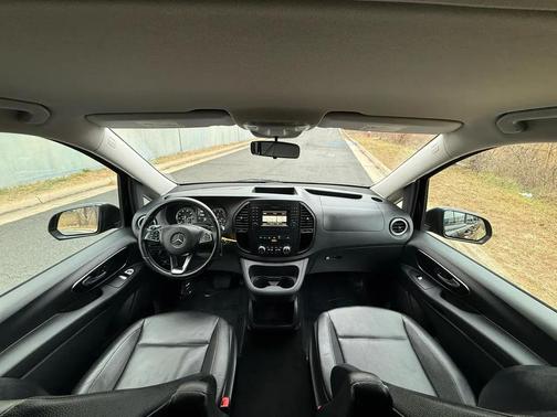 2016 Mercedes-Benz Metris Base