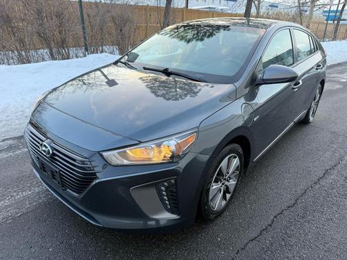 2019 Hyundai IONIQ Plug-In Hybrid Base