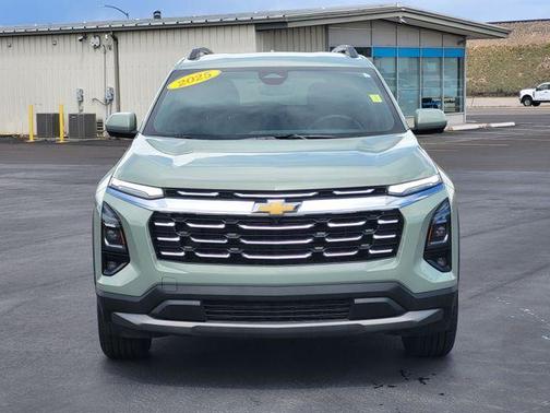 Green 2025 Chevrolet Equinox LT
