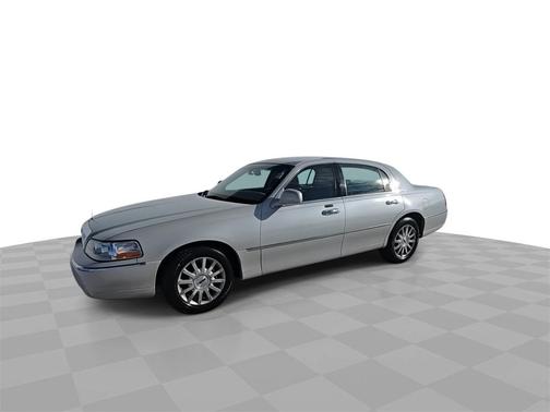 2006 Lincoln Town Car Signature