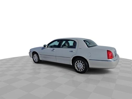 2006 Lincoln Town Car Signature
