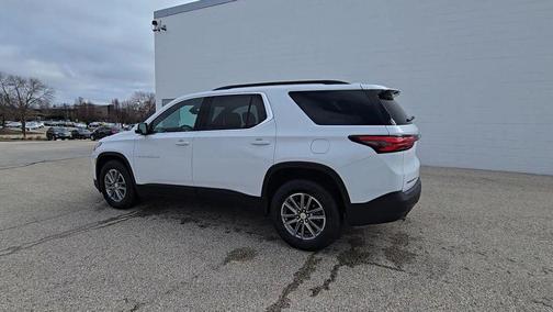 Summit White 2023 Chevrolet Traverse LT Cloth