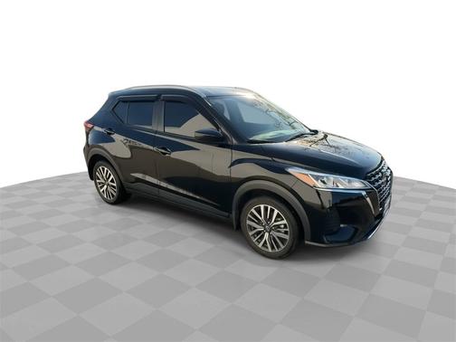 2022 Nissan Kicks SV
