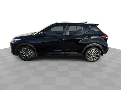 2022 Nissan Kicks SV