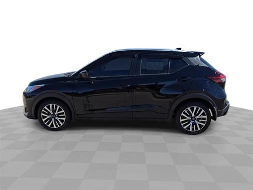 2022 Nissan Kicks SV