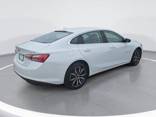 2022 Chevrolet Malibu FWD LT