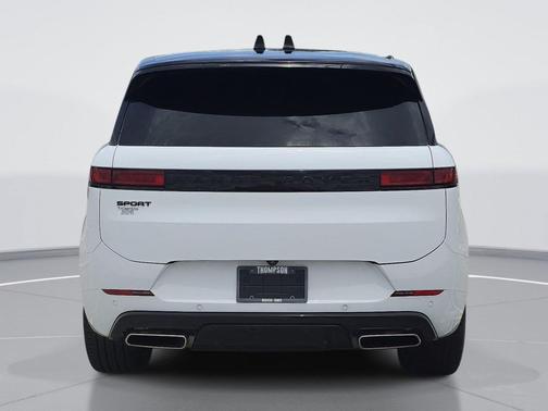 2025 Land Rover Range Rover Sport SE