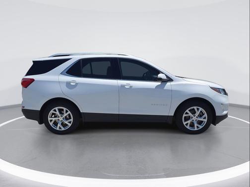 Iridescent Pearl Tricoat 2018 Chevrolet Equinox 2LT
