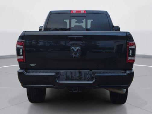 Diamond Black Crystal Pearlcoat 2020 RAM 3500 Laramie Crew Cab 4x4 6'4' Box