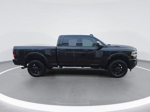 Diamond Black Crystal Pearlcoat 2020 RAM 3500 Laramie Crew Cab 4x4 6'4' Box