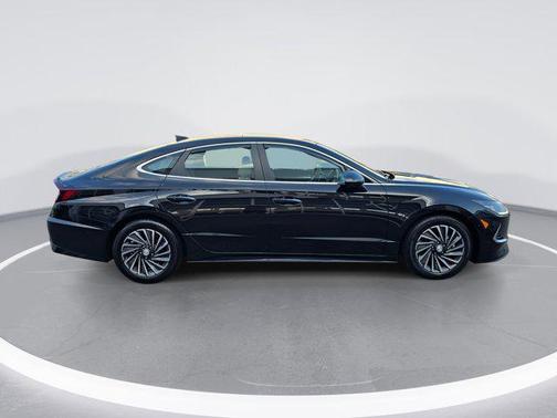 2022 Hyundai SONATA Hybrid Limited