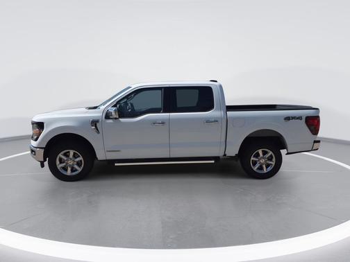 Oxford White 2025 Ford F-150 XLT